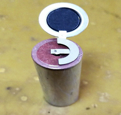 Рис. 12. Использование PTC в батарейках спирального типа