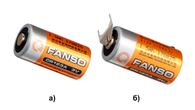 Рис. 1. Стандартная батарейка CR123A/S (а) и ХИТ CR123A/3FP с выводами для пайки (б)